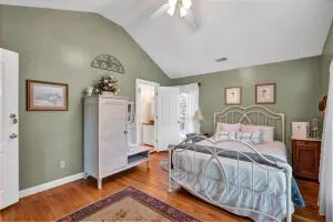 Hill House Bed and Breakfast - Loretto