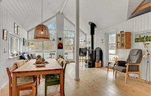 3 Bedroom Cozy Home In Grenaa