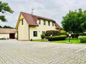 Penzion Hůrka - Hrobice