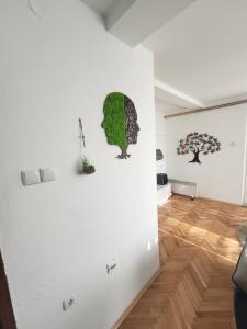 Mishe Apartments