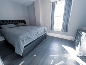 Comfy 4BR-Free Parking-Wi-Fi in Niagara Falls NY