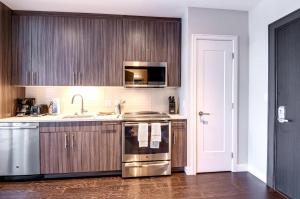 Private Downtown Seaport Apt