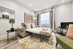 Chic Southsea Apartment, 3 Beds, 2 Baths