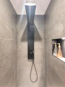 Appartements Logement avec jacuzzi et sauna en terrasse, belle vue panoramique : photos des chambres