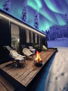 Lapland Riverside Cabin PUOLUKKA, Ylläs, Tiny Home with Sauna, Fireplace, Terrace, BBQ, Wifi, Ski, Fishing, Pets OK - Kihlanki