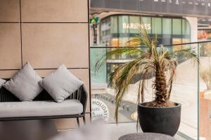 The Londoner Hotel St. Julians