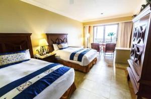 PUEBLO BONITO SUNSET Suite private hot tub on patio resort