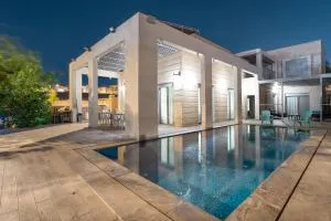 Luxury Villa with Infinity Pool - Eilat