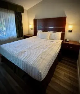 Western Holiday Lodge - Lone Pine