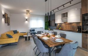 Stunning Home In Stinjan With Wifi 
