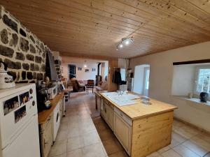 B&B / Chambres d'hotes Les chambres du Ray-Pic : Chambre Familiale
