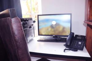 Spacious 3 Bedroom Apartment at Blandford with a Pool