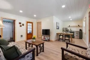 Waterfront 3 bed plus 3 bath on Squam (Suite 1) - 阿什兰