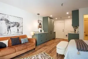 Elkhorn Village 2079 - 太阳谷