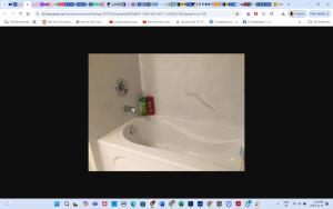 Master Bedroom private bathroom 23 minutes airport