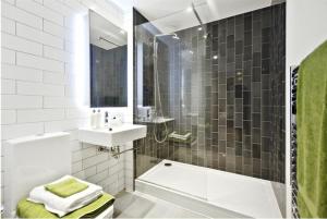 Modern Apartment in London