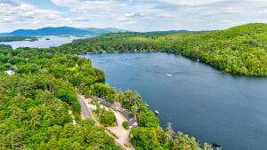 Squam Waterfront 2 bed 2 bath (Suite 3)