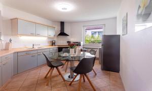 Bernsteinbad-Koserow-Haus-Fuenf-Elemente-Ferienwohnung-Erde