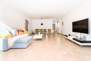 Villa Senia, close to Sitges with private pool