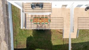 Host Wise - Serene Spacious House - Swimming Pool & Garden