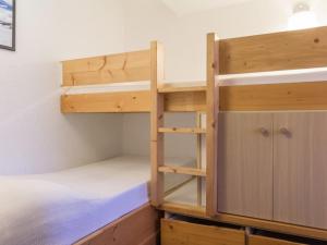 Duplex rénové proche pistes avec balcon - FR-1-346-424