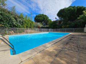 Appartements T2 Havre de paix 1 a 4 p - Terrasse - parking - piscine - salle sport - tennis : photos des chambres