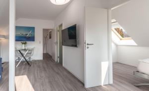 Bernsteinbad-Koserow-Haus-Fuenf-Elemente-Ferienwohnung-Wasser