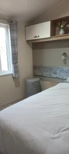 Amazing Lodge with Hot Tub - Stonham Aspall