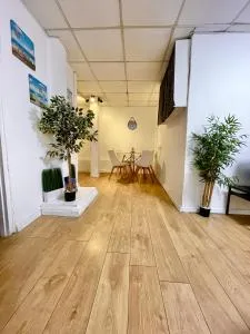 Dotan's Boutique Guesthouse - By The Beach! - Тель-Авив