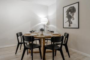 City Center topfloor apartment, three bedrooms up to 8 people, free parking