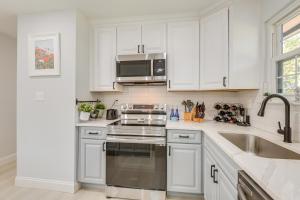 Near Top Attractions Deck Dining at Severn Home!