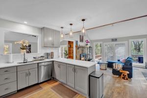 Natures Paradise with Hot Tub and Fire Pit