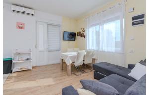 Lovely Apartment In Zaton With Wifi 
