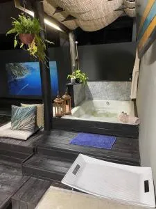 Casa com banheira de hidromassagem praia brava - Cabeçudas