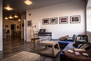 Bakki Apartments & Hostel