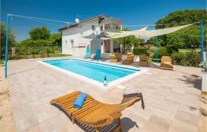 0-Bedroom Apartment In Porec - Antinal