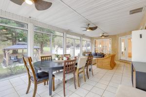 Spacious Stockbridge Manor Pool Table, 2 Kitchens
