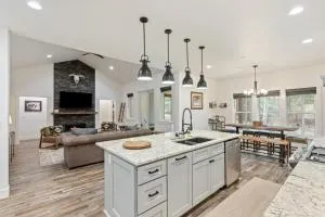 Luxury Rock Creek Abode - Seeley Lake