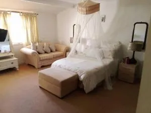 Three bedrooms in tranquil setting in Rondebosch - كيب تاون