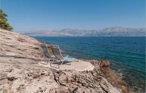 Two-Bedroom Holiday Home In Postira