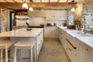 Idyllic country house & organic swim pond