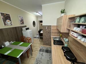 Jasmin Pension Central Location Shared Kitchen Pet Friendly