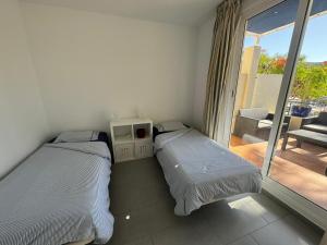 MONTE GOLF - TERRACE - POOLS - OCEAN VIEW - BEACH - WIFI - QUIET Complex