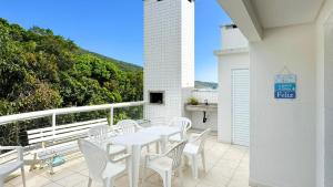 Cobertura com Piscina na praia de Bombas - BOM003