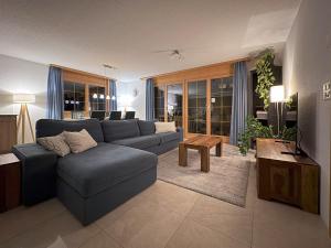 Family Frame Apartment