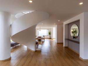 Stunning 3BR Triplex in Rosales