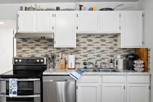 Home Near Downtown Mall & Belmont