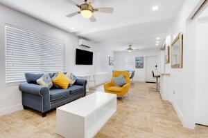 ULTRA chic apartment steps from the beach