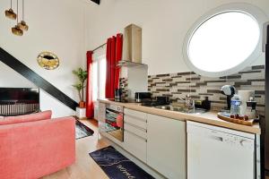 The Red Peak Paris 25min RER D