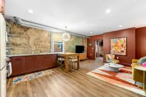 Lavish Loft on Main St - Walk to Stn Mtn Park! - Redan